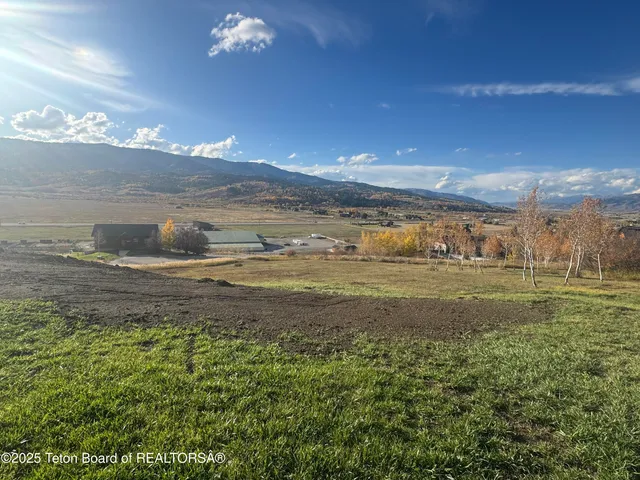 $845,000 | 604 Falcon Drive, Alpine, WY 83128