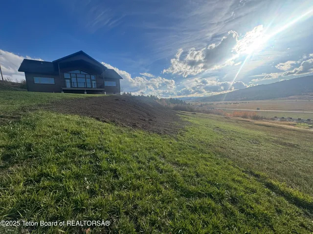 $845,000 | 604 Falcon Drive, Alpine, WY 83128
