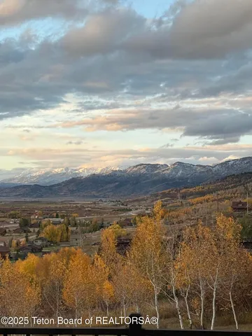 $845,000 | 604 Falcon Drive, Alpine, WY 83128