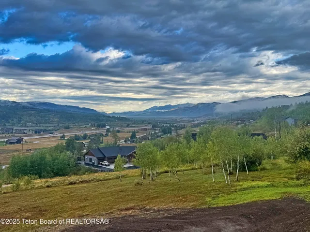 $845,000 | 604 Falcon Drive, Alpine, WY 83128