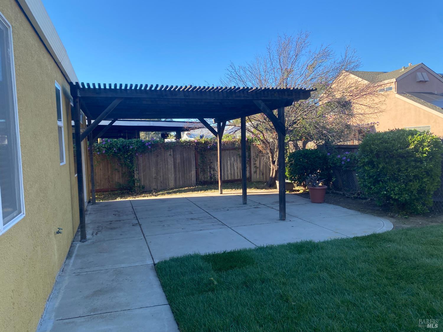 706 Anderson Way Rio Vista, CA 94571 - Photo 12 of 13 a view of an outdoor space and porch