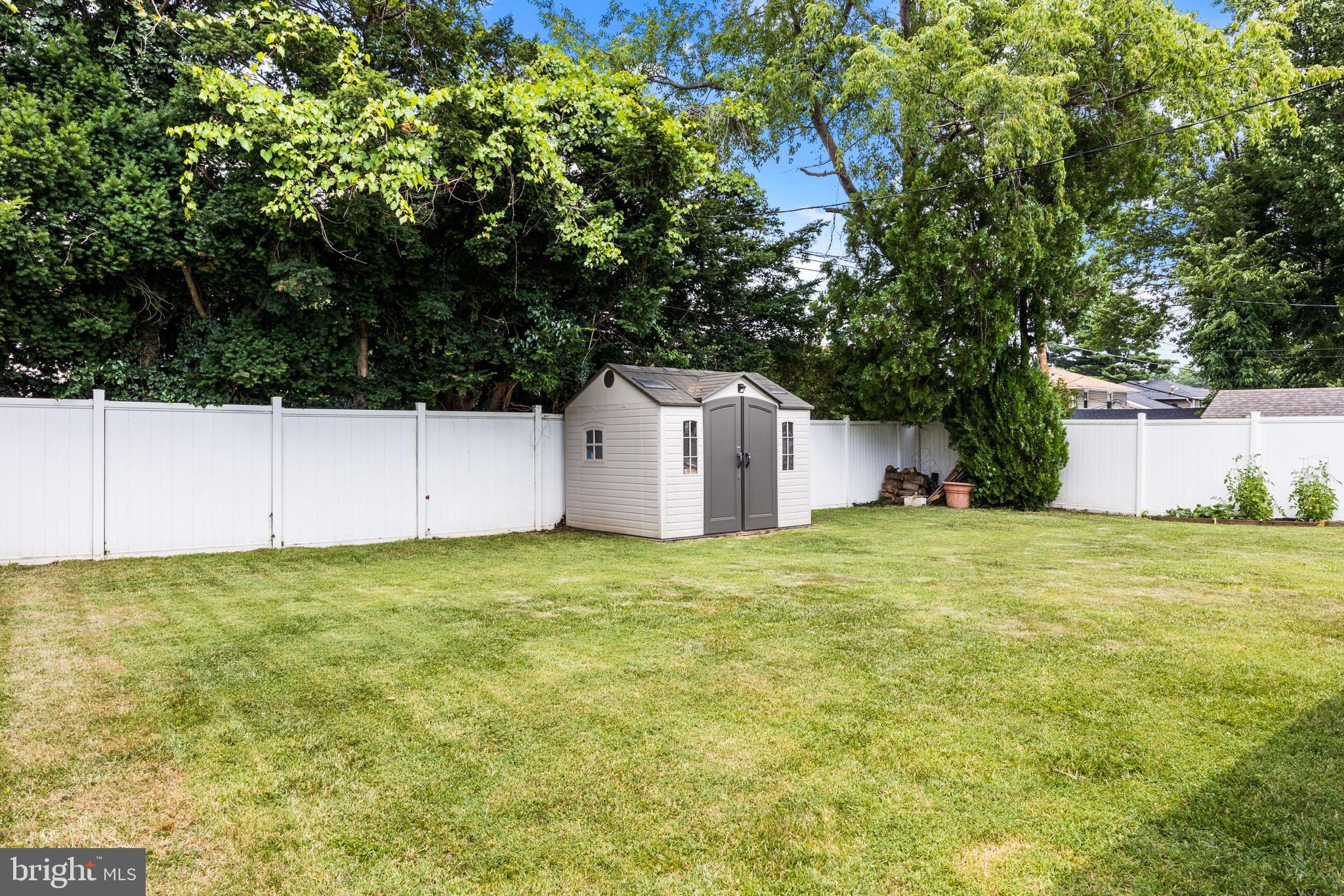 9716 Portis Road Philadelphia, PA 19115 - Photo 33 of 38