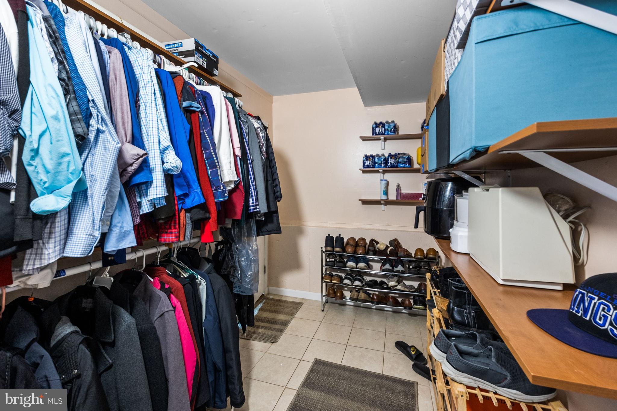 9716 Portis Road Philadelphia, PA 19115 - Photo 6 of 38