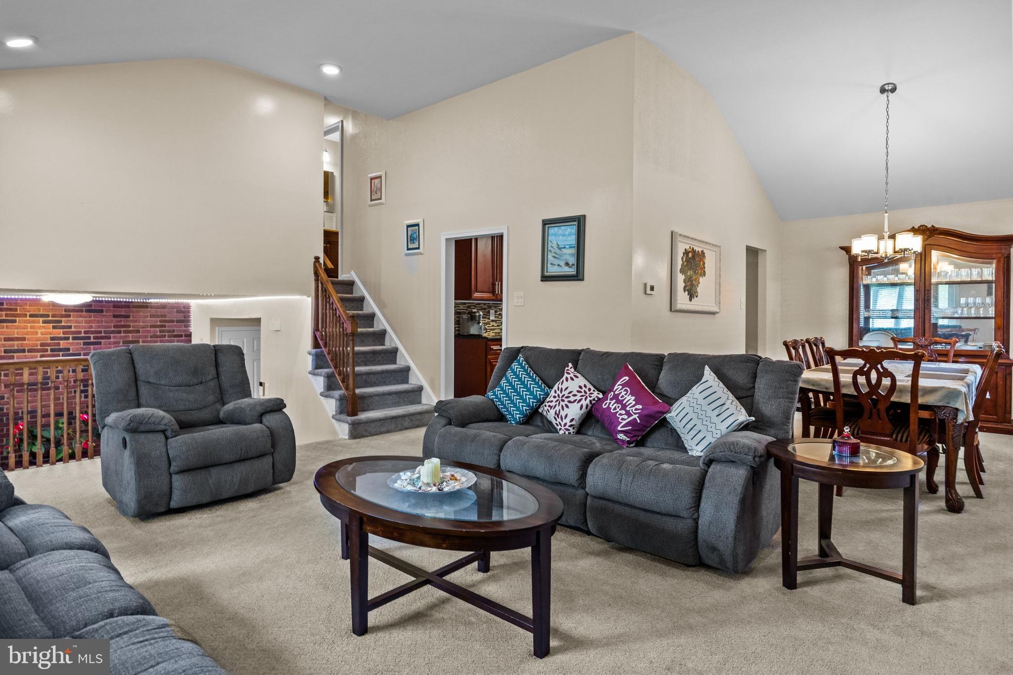 9716 Portis Road Philadelphia, PA 19115 - Photo 9 of 38