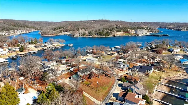 $200,000 | 267 Long Acres Drive, Sunrise Beach, MO 65079