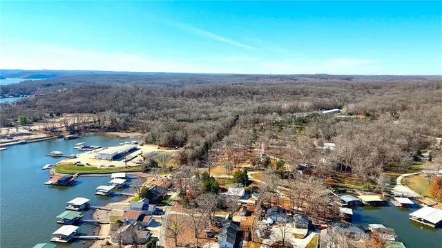 $200,000 | 267 Long Acres Drive, Sunrise Beach, MO 65079