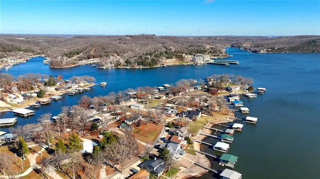 $200,000 | 267 Long Acres Drive, Sunrise Beach, MO 65079