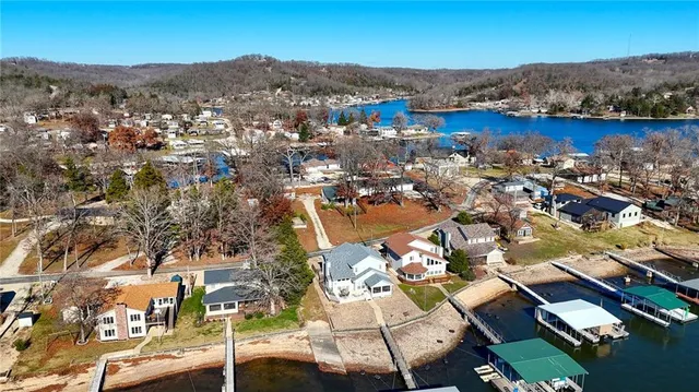 $200,000 | 267 Long Acres Drive, Sunrise Beach, MO 65079