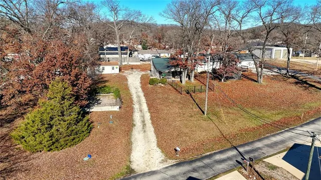 $200,000 | 267 Long Acres Drive, Sunrise Beach, MO 65079