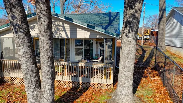 $200,000 | 267 Long Acres Drive, Sunrise Beach, MO 65079