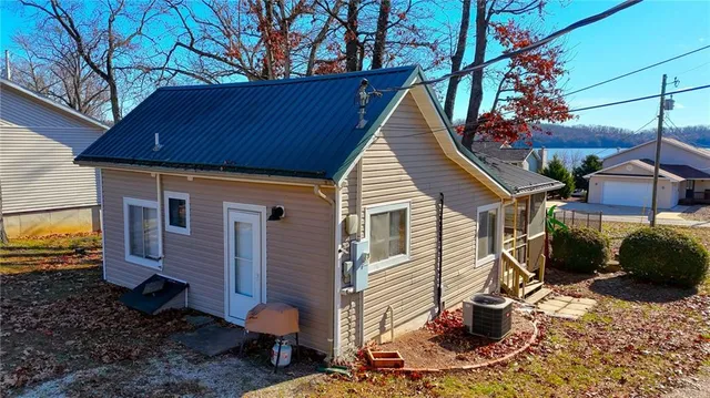 $200,000 | 267 Long Acres Drive, Sunrise Beach, MO 65079