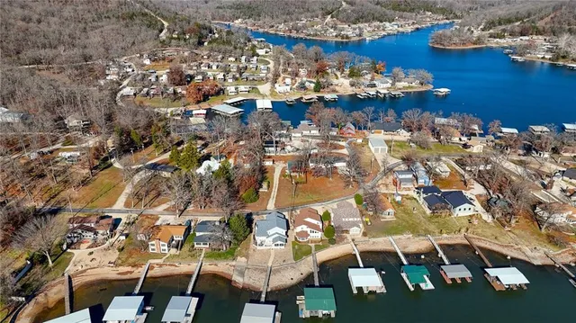 $200,000 | 267 Long Acres Drive, Sunrise Beach, MO 65079