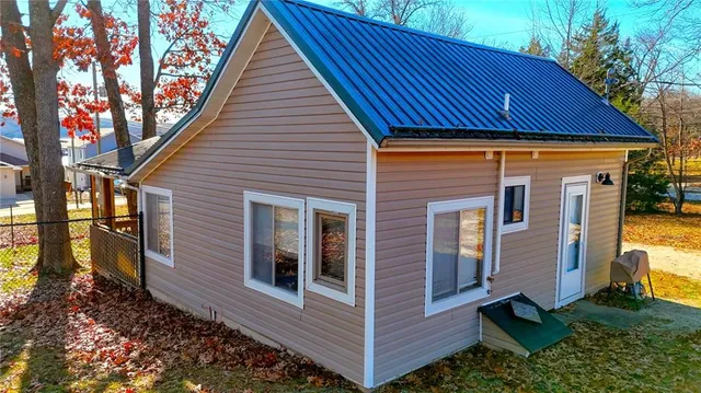 $200,000 | 267 Long Acres Drive, Sunrise Beach, MO 65079