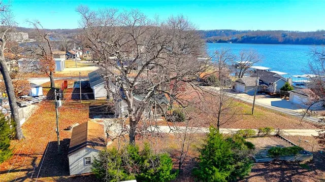 $200,000 | 267 Long Acres Drive, Sunrise Beach, MO 65079