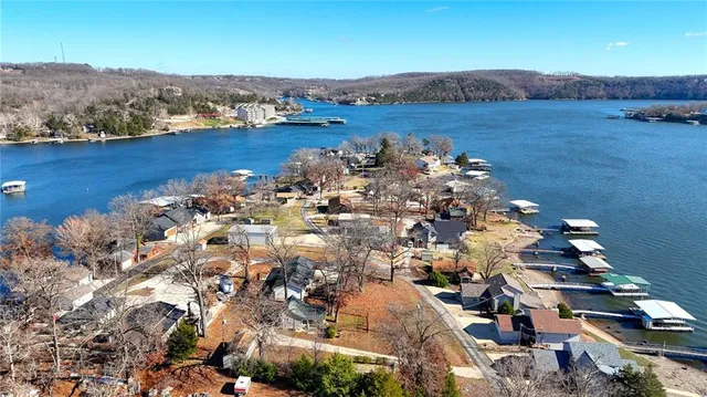 $200,000 | 267 Long Acres Drive, Sunrise Beach, MO 65079