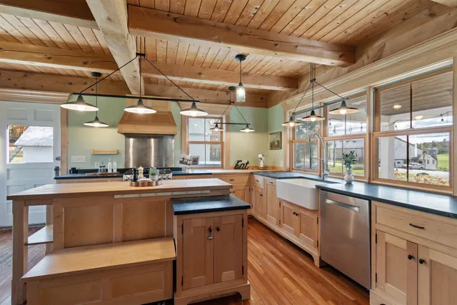 $549,000 | 14 Fairfield Road, Fletcher, VT 05444