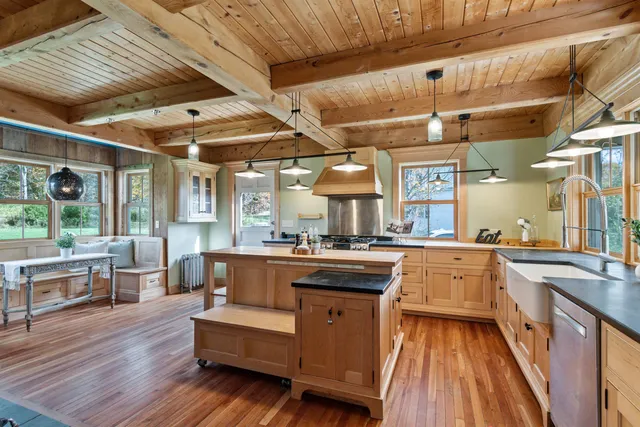 $549,000 | 14 Fairfield Road, Fletcher, VT 05444