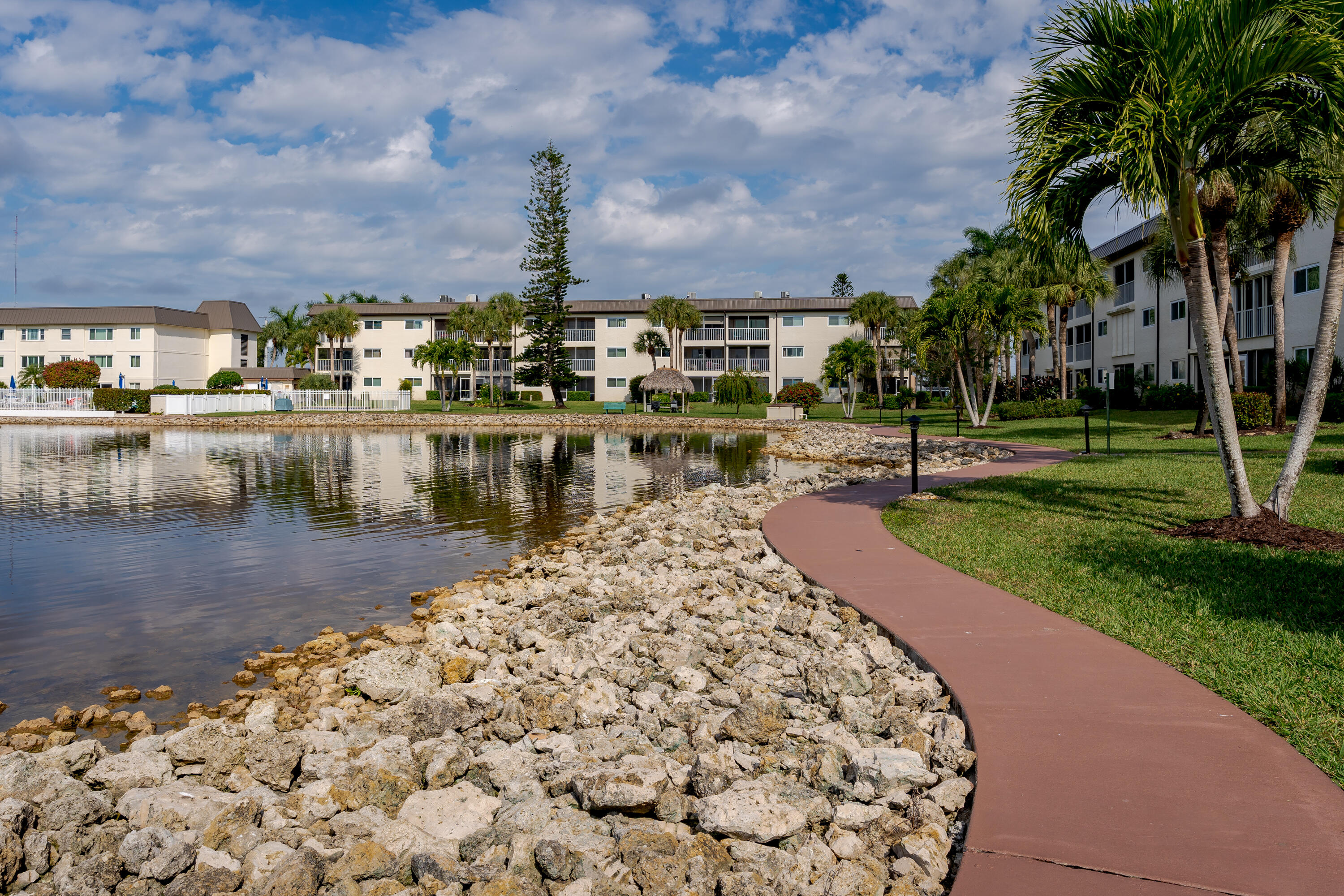 1010 Manatee, Unit B 304 Naples, FL 34114 - Photo 25 of 32 Amenities (1)