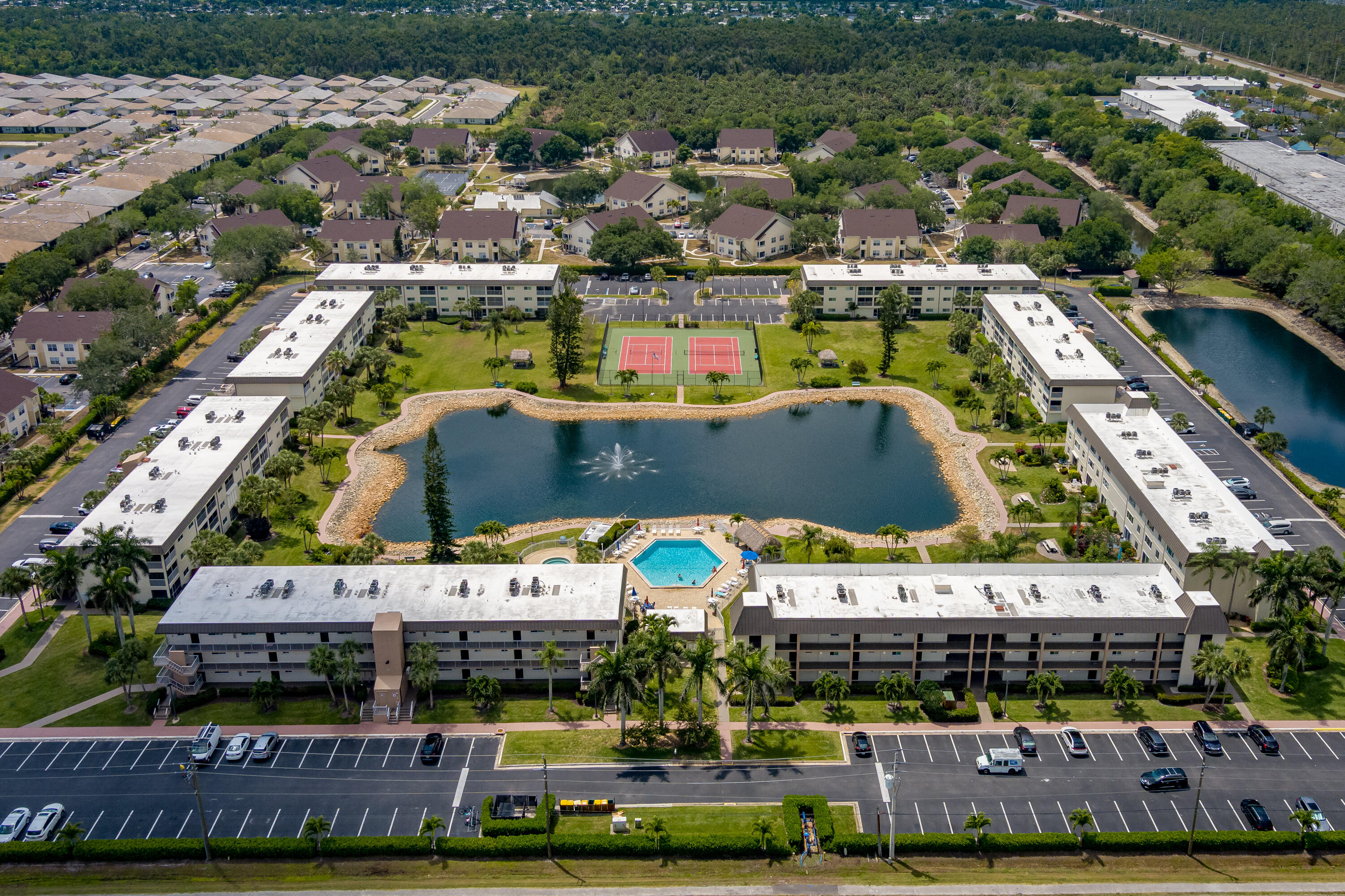 1010 Manatee, Unit B 304 Naples, FL 34114 - Photo 31 of 32 1010 Manatee Rd #B304 (26)