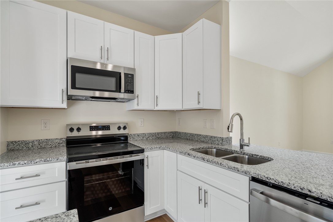 335 Winston Street Pendleton, SC 29670 - Photo 8 of 26 Kitchen