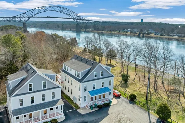 $474,900 | 3 Honora Lane, Unit 3, Bourne, MA 02532