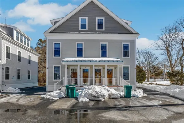 $474,900 | 3 Honora Lane, Unit 3, Bourne, MA 02532