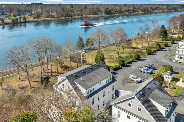 $474,900 | 3 Honora Lane, Unit 3, Bourne, MA 02532