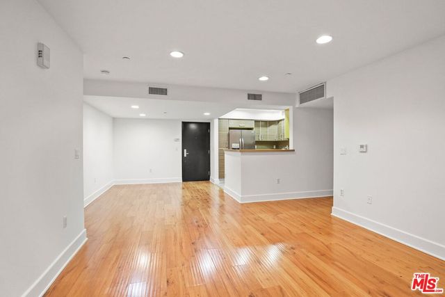 $3,595 | 833 North Edinburgh Avenue, Unit 109, Los Angeles, CA 90046