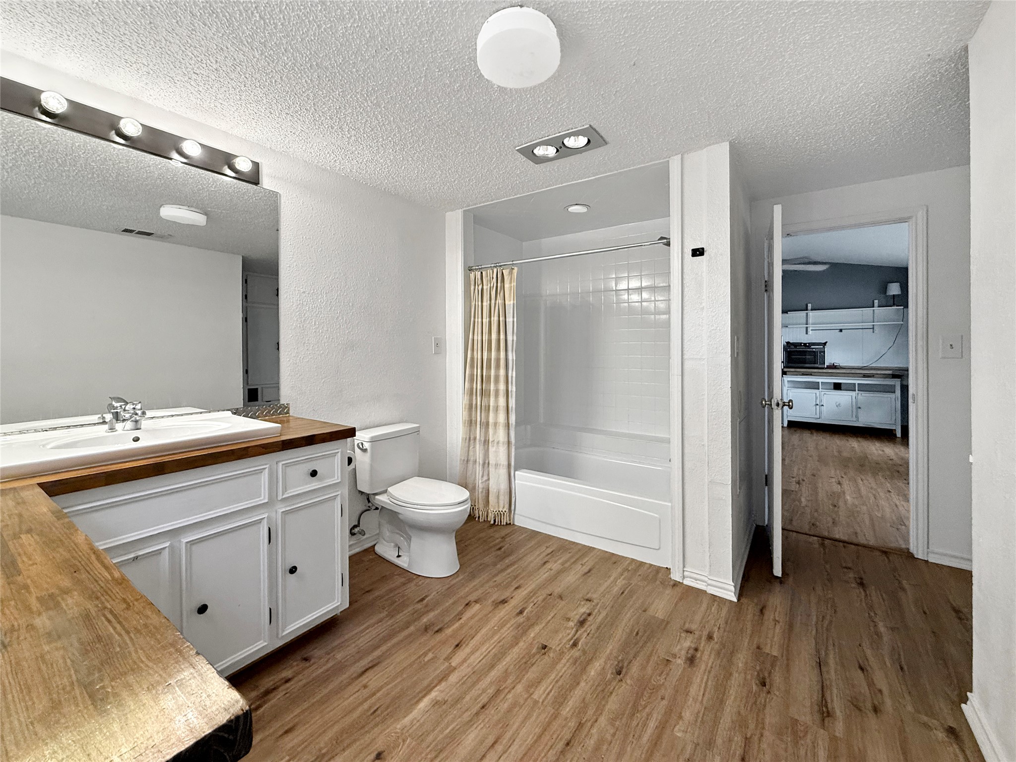 15211 Fitzhugh Road, Unit B BACK CABIN Dripping Springs, TX 78620 - Photo 2 of 14 Gallery Image 2