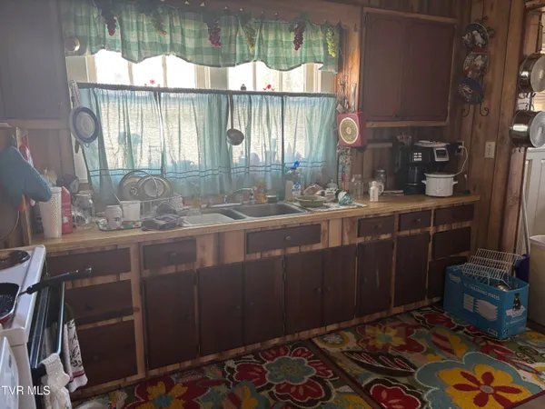 $185,000 | 219 Oak Street, Mountain City, TN 37683