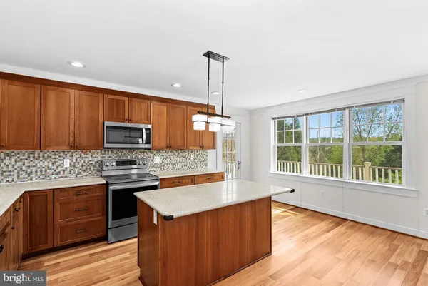 $715,000 | 40988 Redwing Song Lane, Lovettsville, VA 20180