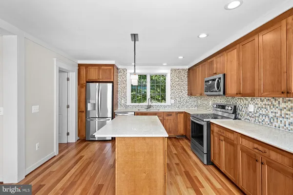 $715,000 | 40988 Redwing Song Lane, Lovettsville, VA 20180