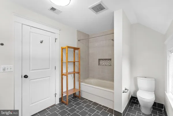 $715,000 | 40988 Redwing Song Lane, Lovettsville, VA 20180