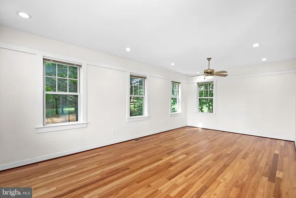 $715,000 | 40988 Redwing Song Lane, Lovettsville, VA 20180