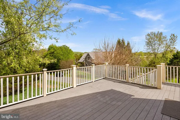 $715,000 | 40988 Redwing Song Lane, Lovettsville, VA 20180