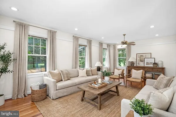 $715,000 | 40988 Redwing Song Lane, Lovettsville, VA 20180