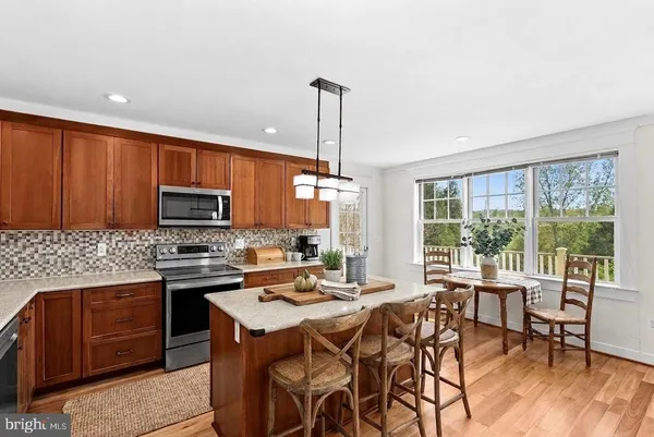 $715,000 | 40988 Redwing Song Lane, Lovettsville, VA 20180