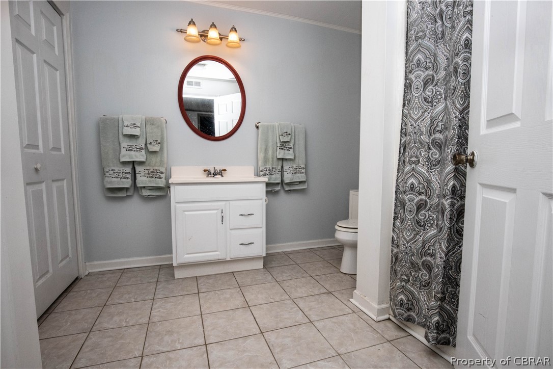 2471 Regent Road Topping, VA 23169 - Photo 27 of 40 Guest Bath