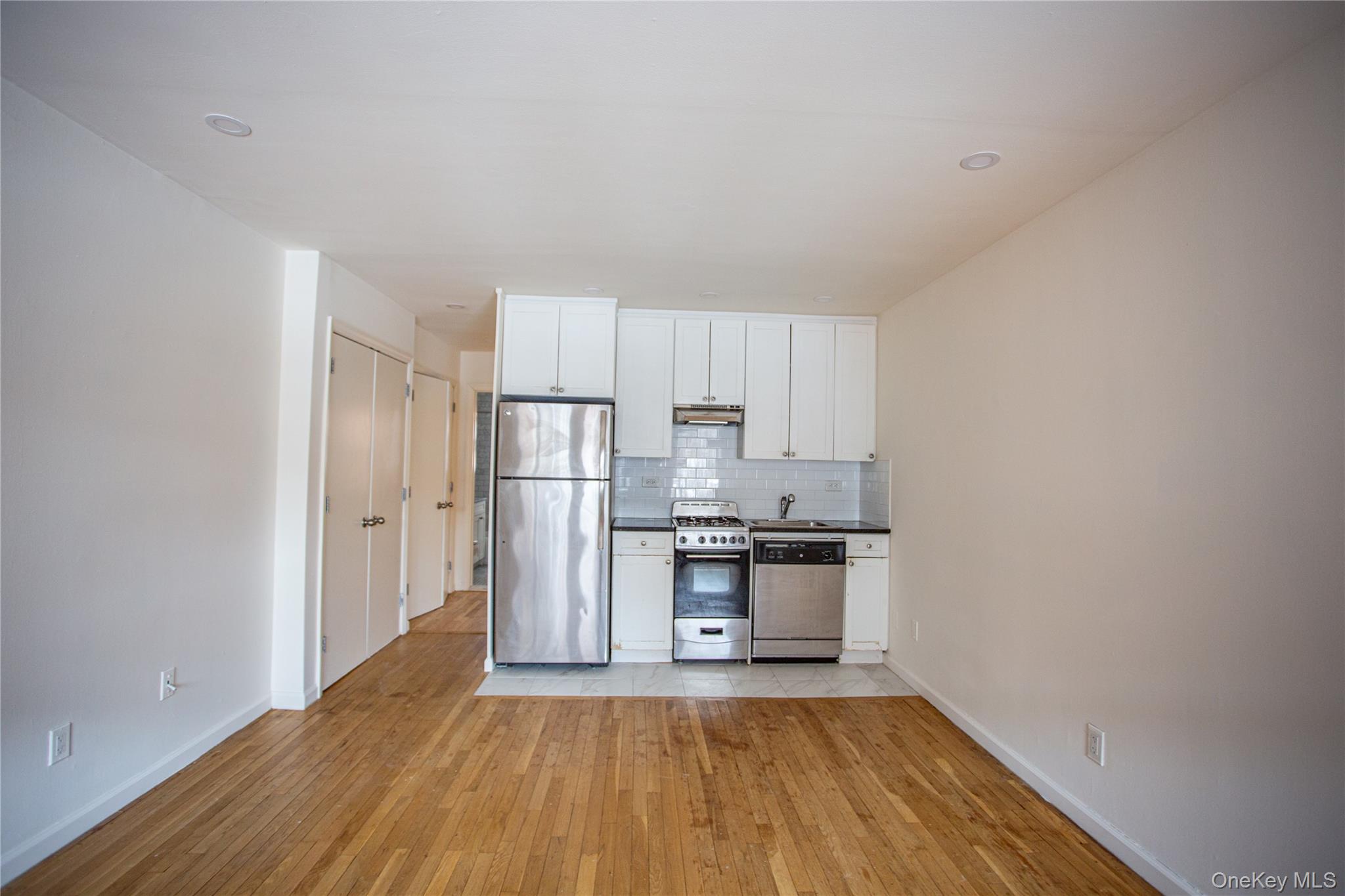 765 Shore Road, Unit 1M Long Beach, NY 11561 - Photo 3 of 12