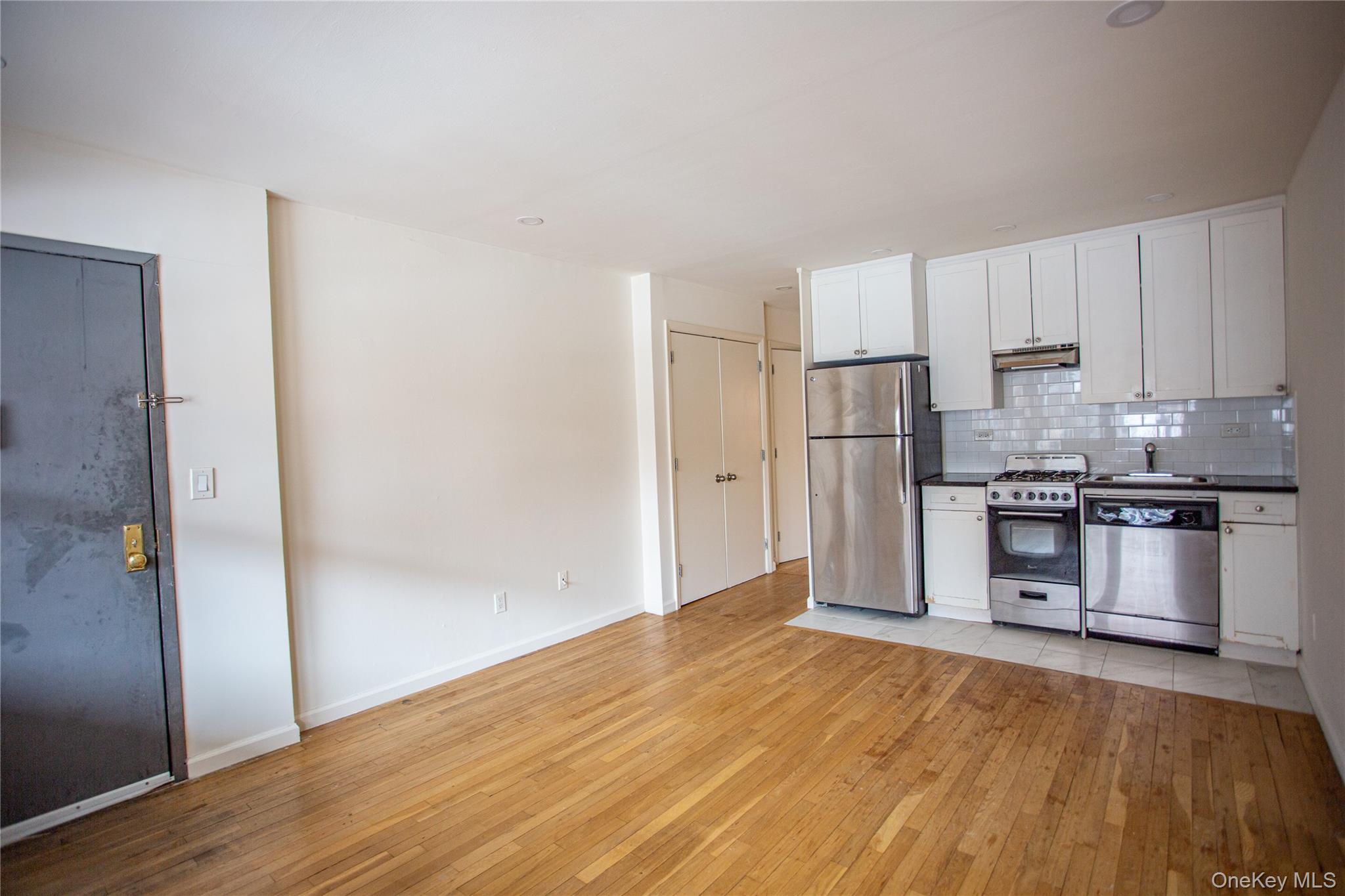 765 Shore Road, Unit 1M Long Beach, NY 11561 - Photo 4 of 12