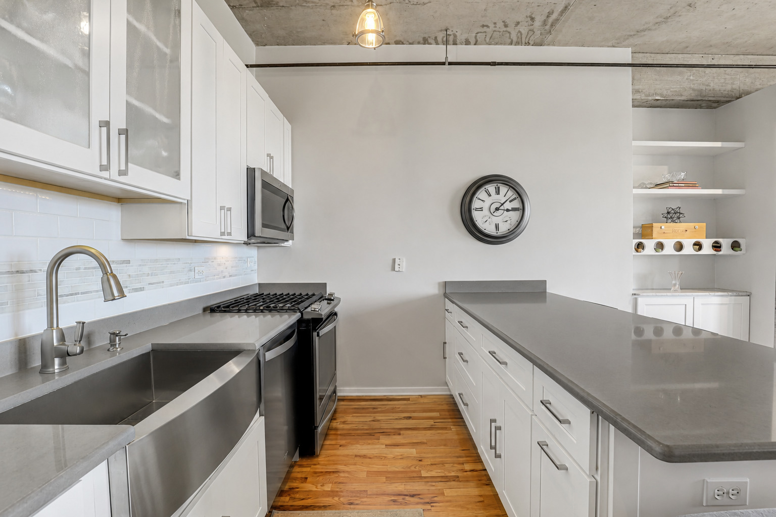 6 South Laflin Street, Unit 801 Chicago, IL 60607 - Photo 10 of 31 Gallery Image 10