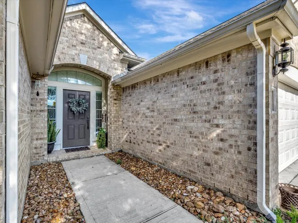 $380,000 | 1718 Buckingham Drive, Pasadena, TX 77504