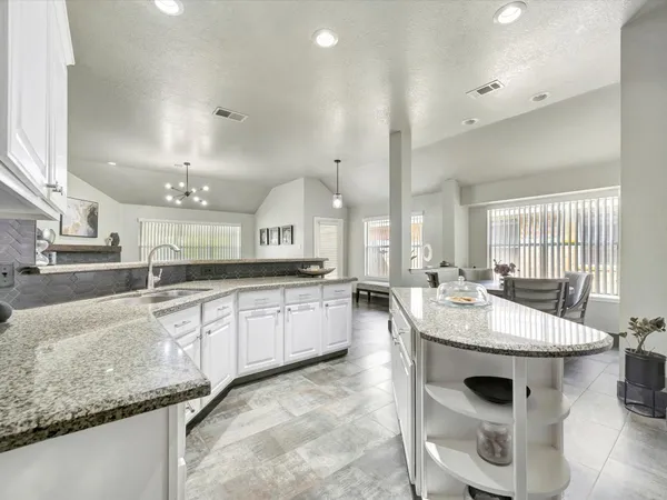$380,000 | 1718 Buckingham Drive, Pasadena, TX 77504
