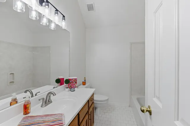 $375,000 | 3673 Oak Walk Cove, Bartlett, TN 38135