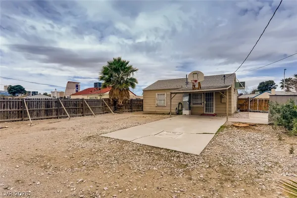$1,495 | 904 Biltmore Drive, Las Vegas, NV 89101