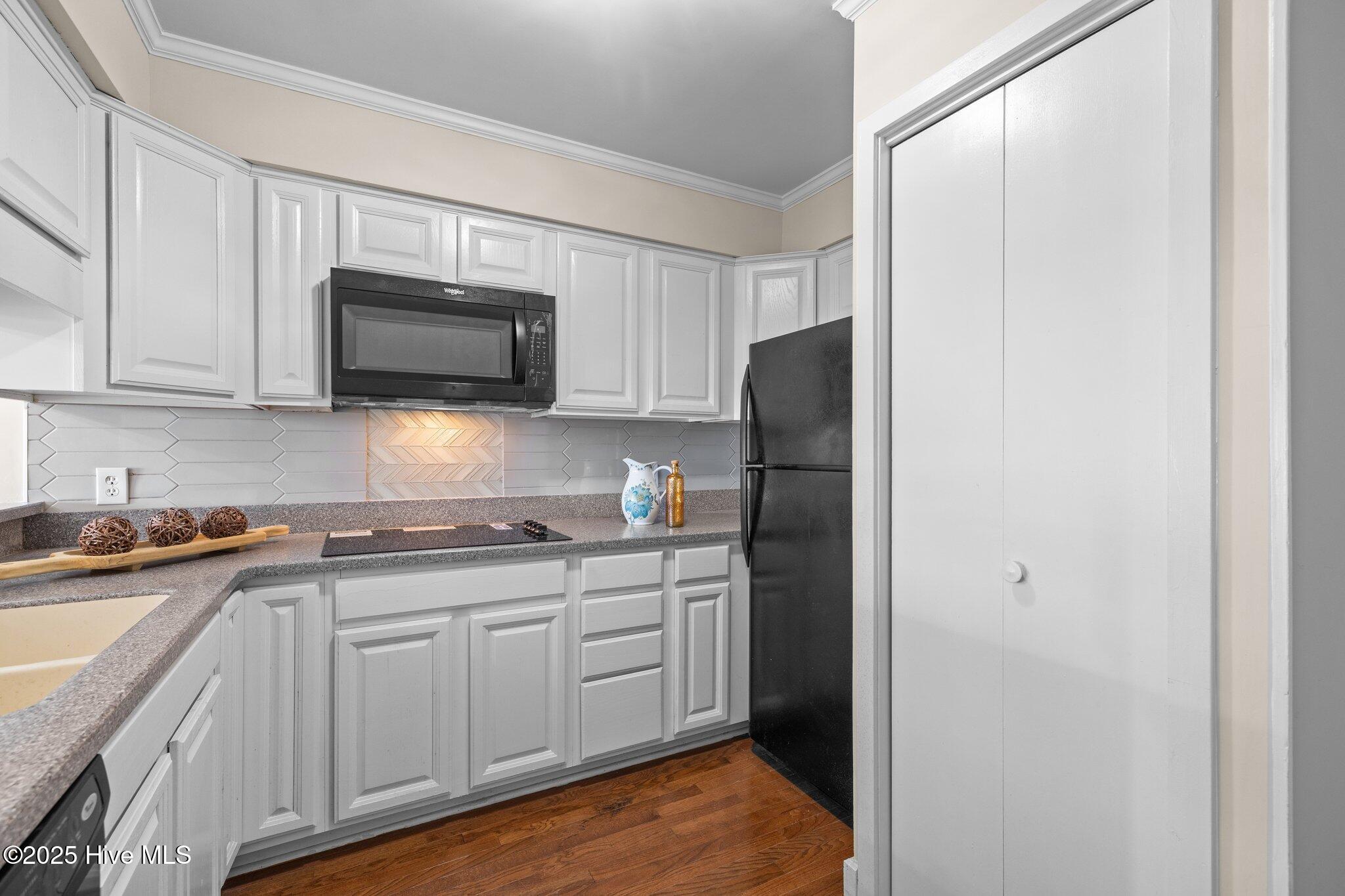 1904 East Fort Macon Road, Unit 180 Atlantic Beach, NC 28512 - Photo 13 of 38 All Updated Appliances