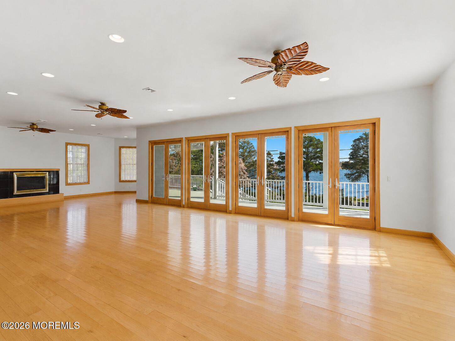 159 Harbor Inn Road Bayville, NJ 08721 - Photo 26 of 124 Great Room Empty 3