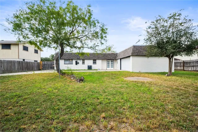a house view with a outdoor space