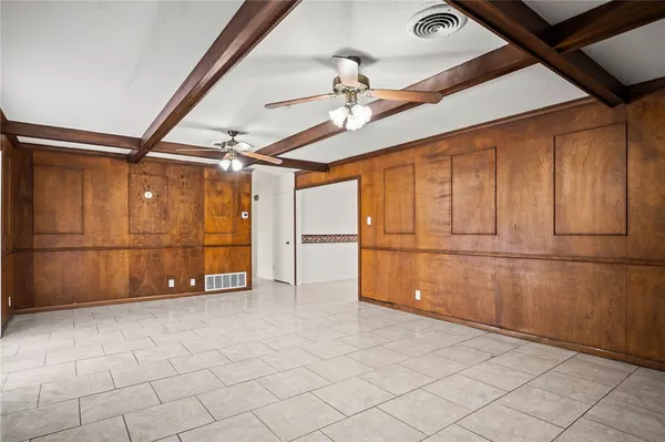 a view of a garage