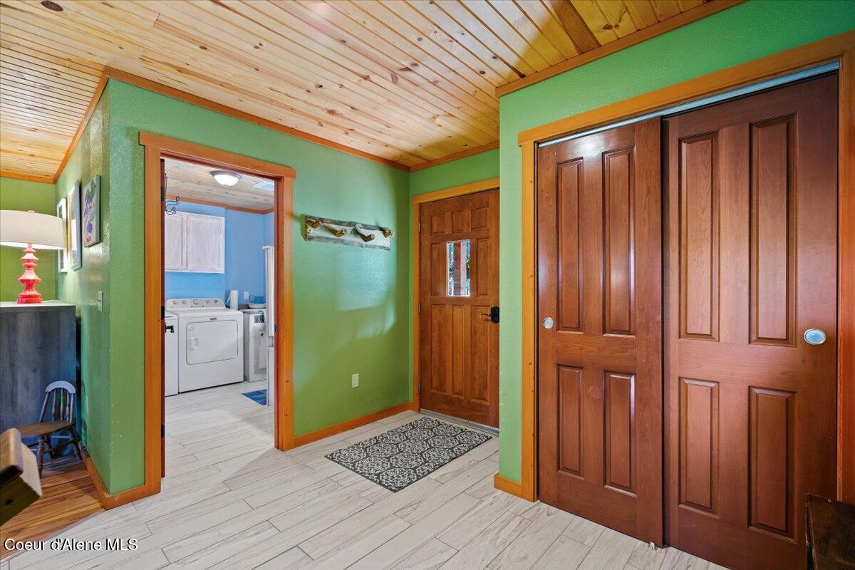 21807 East Doyle Road Cataldo, ID 83810 - Photo 19 of 80 19-Entry